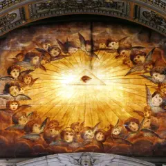 Gemälde mit Engeln, die das Auge der Vorsehung umgeben, ein Symbol der Dreifaltigkeit.