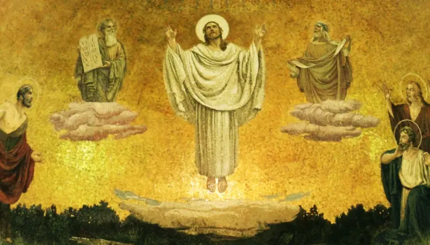Mosaik mit Jesus-Darstellungen: Jesus schwebt auf Wolken, flankiert von Moses und Elia. Unten knien Jünger.