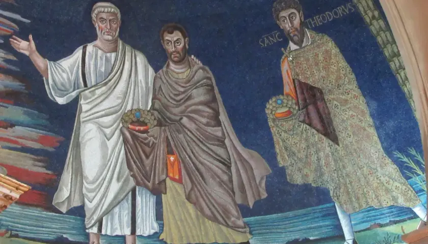 Mosaik zeigt die Heiligen Cosmas und Damian, die Kronen tragen.