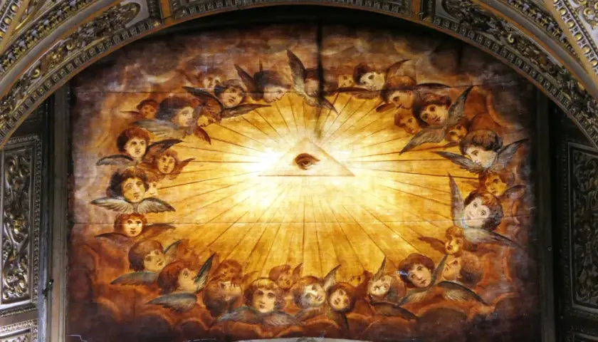Gemälde mit Engeln, die das Auge der Vorsehung umgeben, ein Symbol der Dreifaltigkeit.