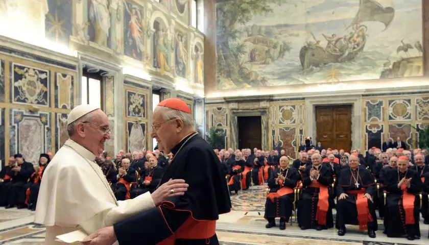 Papst Franziskus und Kardinal Angelo Sodano im Vatikan.