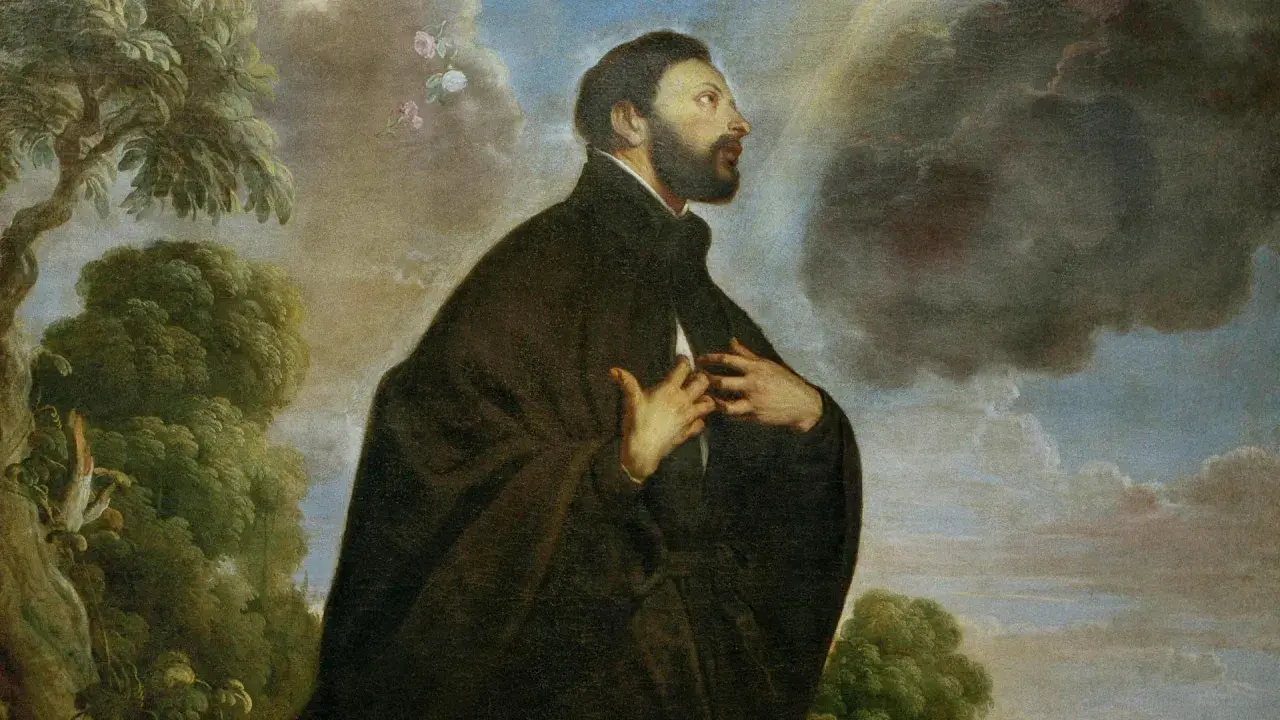 St. Franz Xaver, in dunklem Gewand, blickt hoffnungsvoll zum Himmel. Blumen und Wolken umgeben ihn.