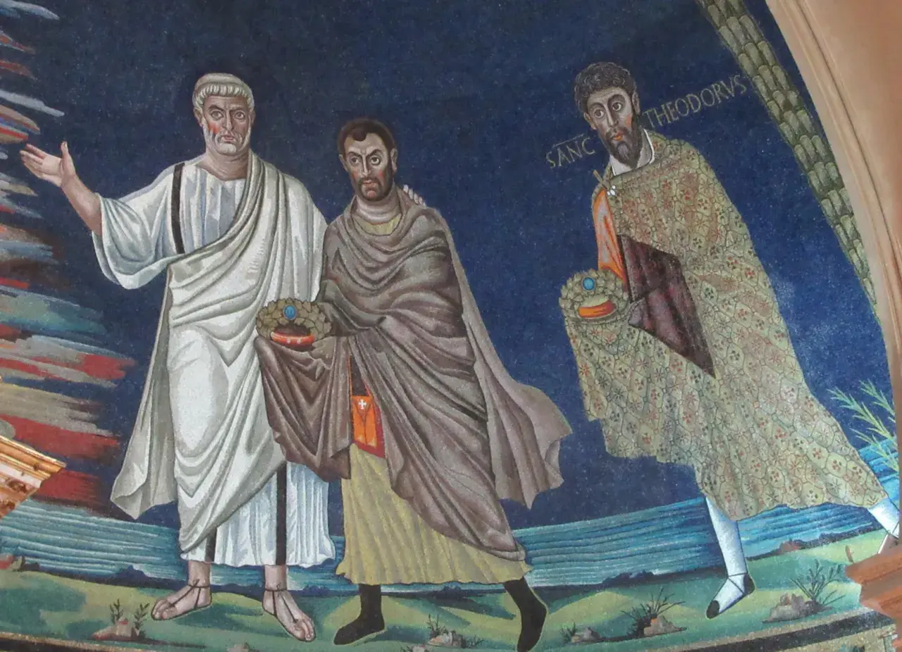 Mosaik zeigt die Heiligen Cosmas und Damian, die Kronen tragen.