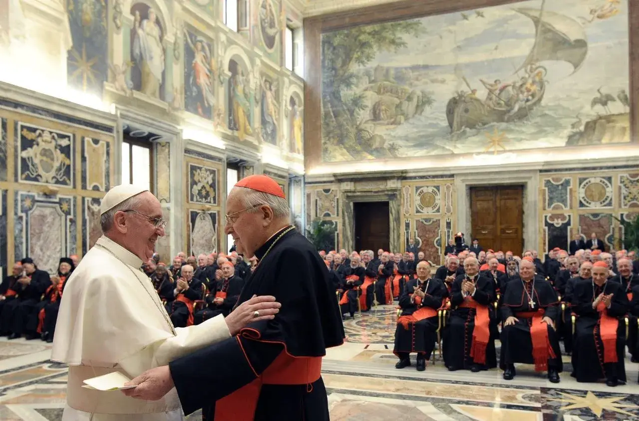 Papst Franziskus und Kardinal Angelo Sodano im Vatikan.